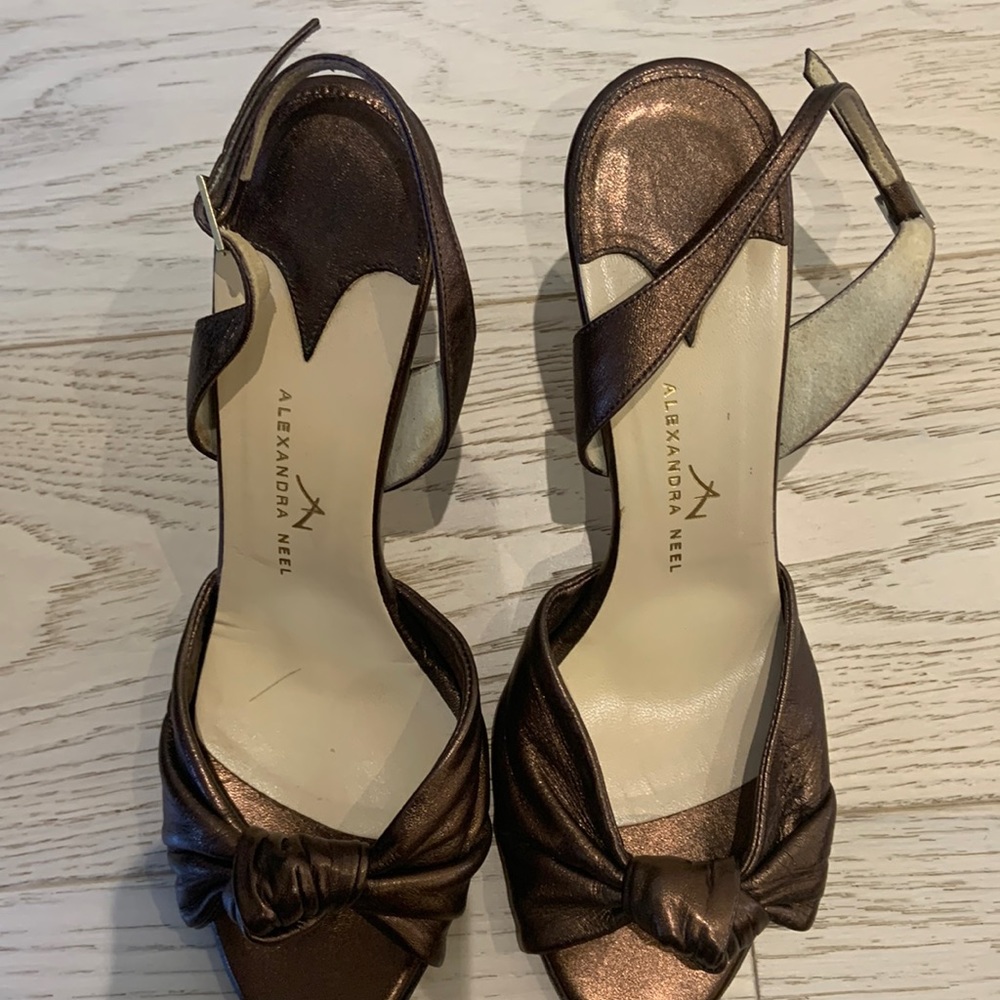 Alexandra Neel high heels in chocolate brown shimmer. Medium high heel.